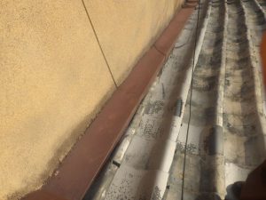 屋根の雨漏り工事　⑦　（京都市東山区）入隅の板金交換編