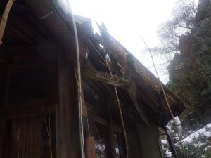 京都市山科区にて雪害による屋根修理（ポリカーボネート板、損傷）